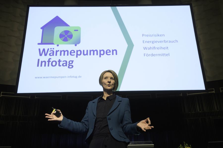 Anja Floetenmeyer-Woltmann